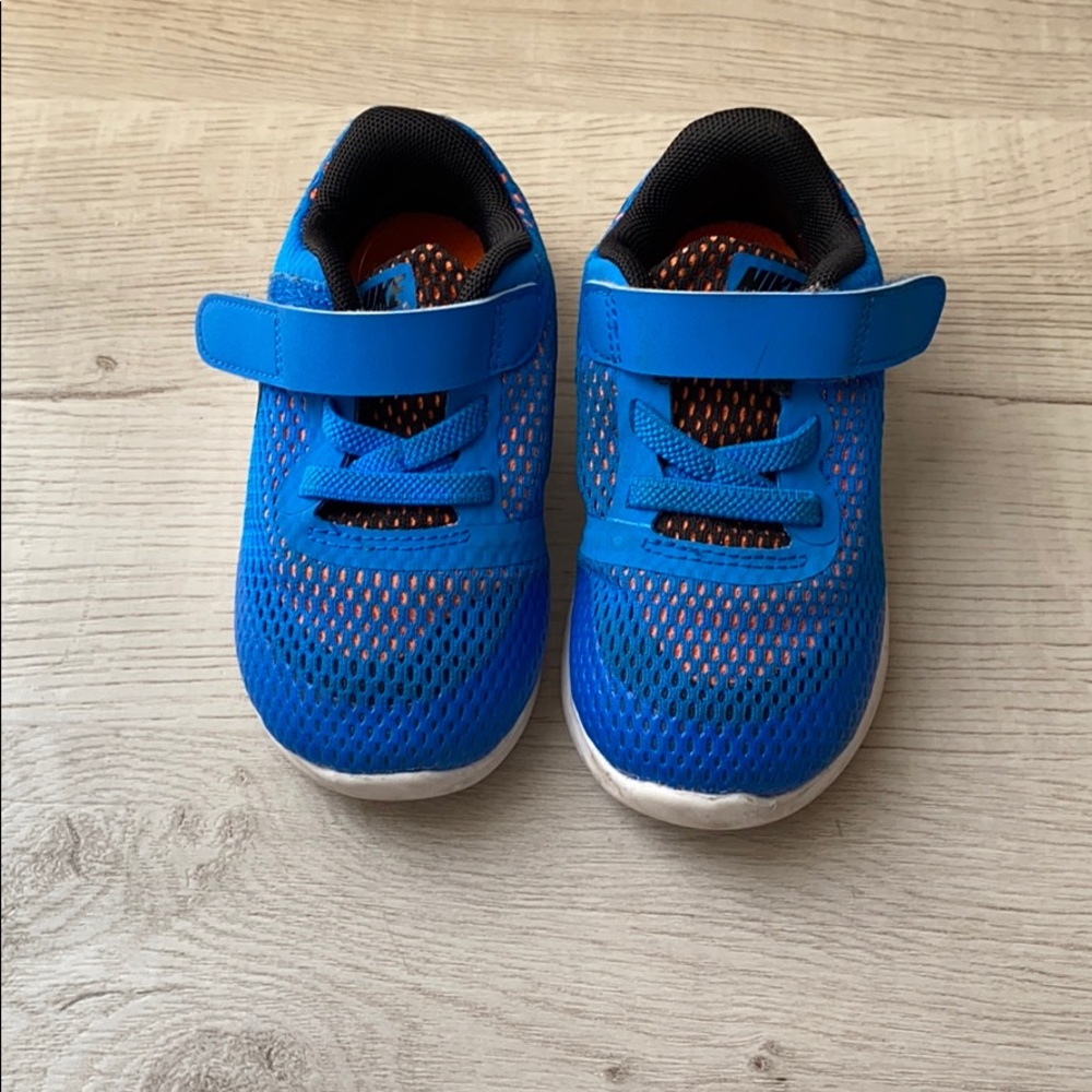 2 pairs Nike toddler shoes size 7